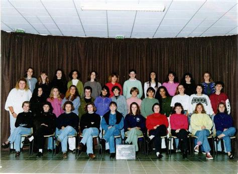 Photo de classe BEP sanitaire et social 92 93 de 1992 Lycée Notre dame