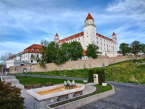 Solve Bratislavský hrad Bratislava Castle Slovakia 8 4 2024