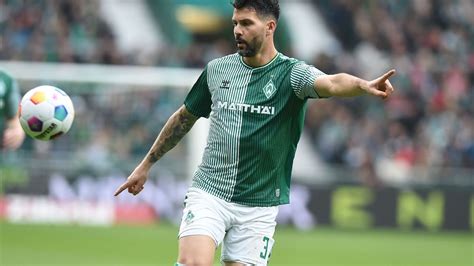 Bremen Spieler Im Babygl Ck Anthony Jung Wird Zum Mal Vater