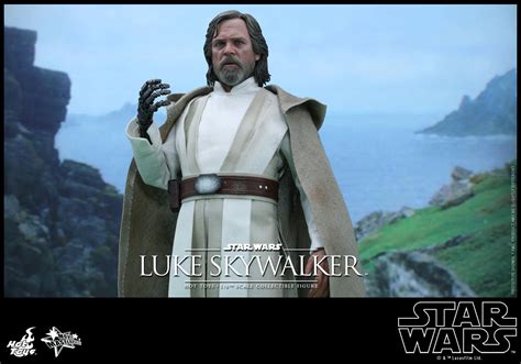 Hot Toys MMS Star Wars TFA Luke Skywalker Hot Toys Complete Checklist