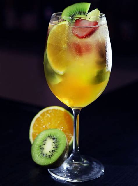 8 Drinks Sem álcool Para A Festa De Drinks Rainbow Drinks Alcoholic