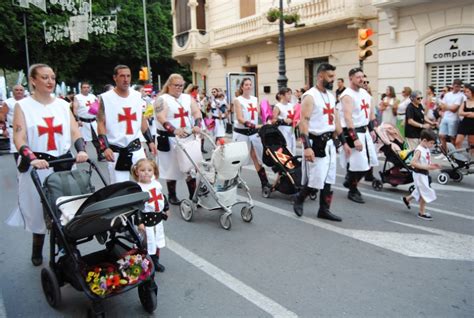 Desfile De Abanderadas Y Ofrenda Floral Del Bando Cristiano En Las