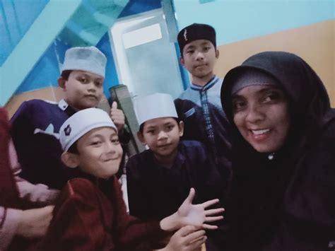 Pin Van Nur Lela Op Madinatul Ulum