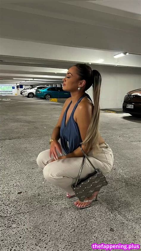 Karina Atavenitia Karinaatavenitia Thatsassymum Nude OnlyFans Photo