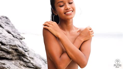 Putri Cinta In Stormy Weather Film Beach Porn By Putricinta Xhamster