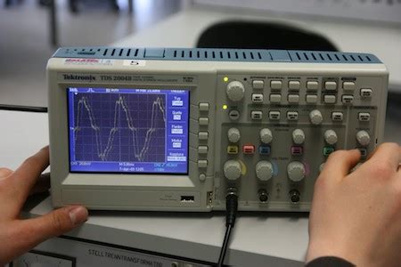 Oscilloscope Definition, Function & Uses - Lesson | Study.com