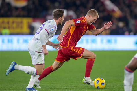 Hasil As Roma Vs Fiorentina Di Liga Italia Diwarnai Kartu