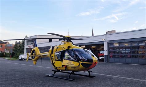 Rauchmelder löst aus und Fehlalarm in Kaufhaus Feuerwehr im Einsatz