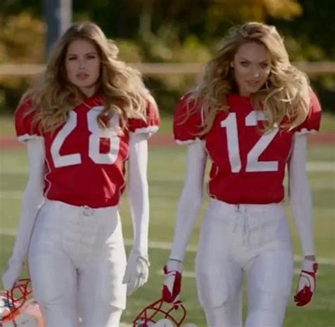 Halbzeitshow: Katy Perry lässt es beim Super Bowl krachen - WELT