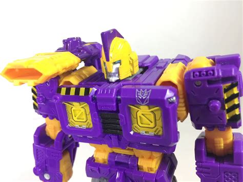 War For Cybertron Siege Deluxe Class Decepticon Impactor In Hand