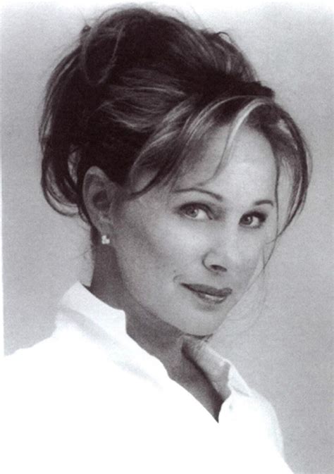 pamela bellwood net worth