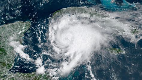 Hurricane Grace Batters The Caymans Heads For Mexico Henri A Growing