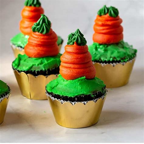 Easter Carrot Cupcakes with Buttercream Carrots - Veena Azmanov Kitchen