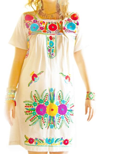 Handmade Mexican embroidered dresses and vintage treasures from Aida ...