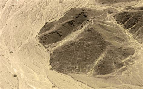 10 Vista Aérea De Líneas De Nazca Astronauta Geoglifo Perú Fotografías