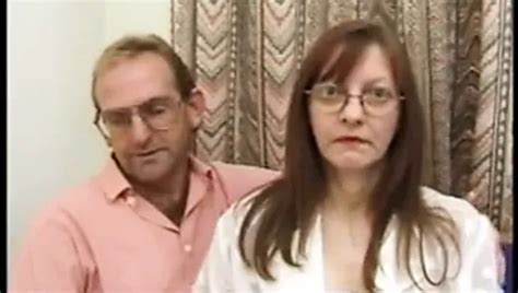 Ältere MILF nimmt Schwanz in alle Löcher xHamster