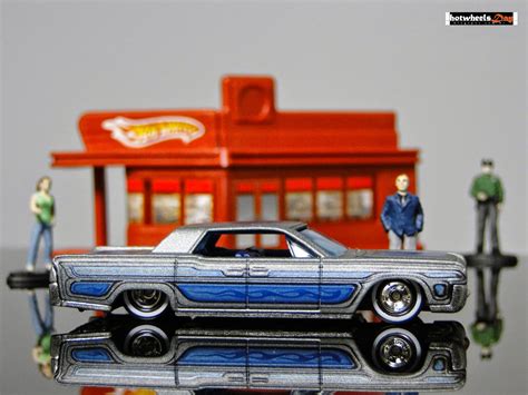 Hotwheels Day Lincoln Continental Hot Wheels Garage Car Set