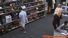 Milf Tittyfucking For Some Extra Cash XNXX