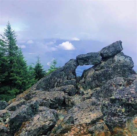 Mount Si Hiker Information and Tips - North Bend Escapes