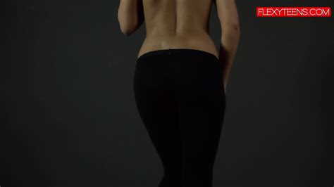 Brunette Gymnast Showing Of Her Ass