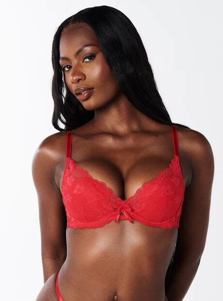 8 Hot Sexy Octavia May Bikini Pics