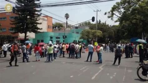 Protestan En La Del Valle Por Colocaci N De Espectaculares