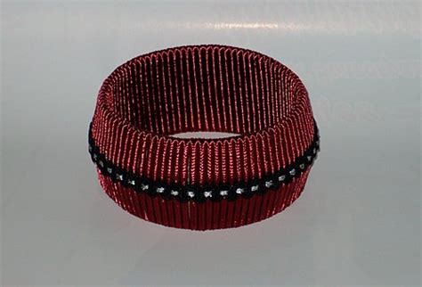 Вишнёвый браслет