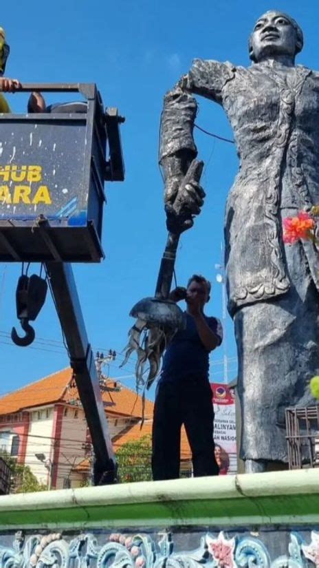 Penjelasan Pemkab Soal Penyebab Patahnya Tangan Pada Patung Tugu