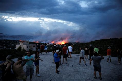 In Greece, Wildfires Kill Dozens in Deadliest Blaze in Years - The New ...