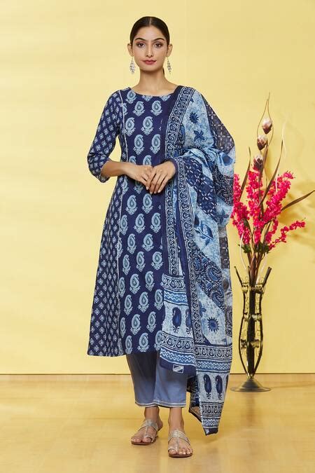 Buy Blue Cotton Blend Printed Paisley Round Kurta Set For Women By