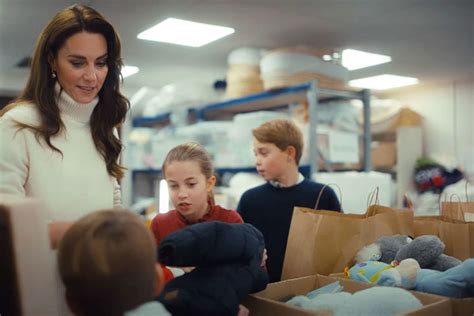 George Charlotte And Louis Volunteer At Baby Bank With Mom Kate In