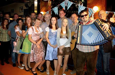 Beschwingtes Oktoberfest im Tanzcafé Hackl