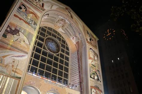 Santuário Nacional de Aparecida inaugura fachada mosaico gigante