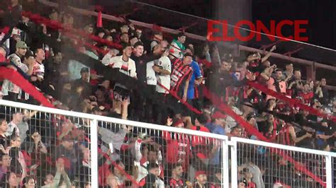 La alegría de los hinchas de Patronato tras la victoria por 3 a 1 ante