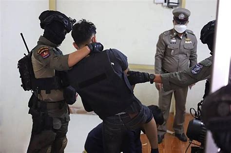 Beware The Boot Naked Justice Toyboy Tires Of Lover