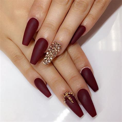 40+ Gorgeous Maroon Color Nails Designs - Fashionre