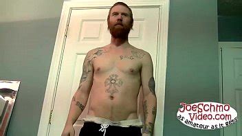 El pelirrojo Chris es más que un poco acogedor para algunos chupadores XVIDEOS