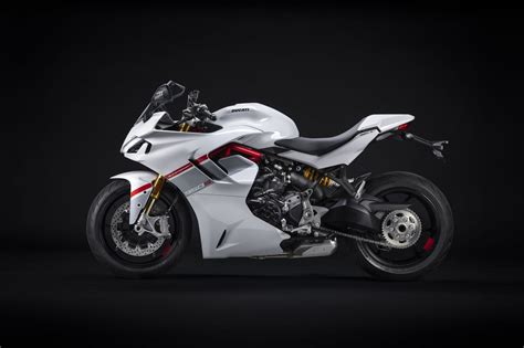 Ducati SuperSport 950 S Stripe Livery 2023