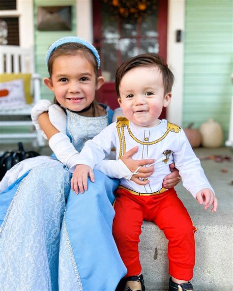 30 Cutest Disney Sibling Costumes for Halloween.