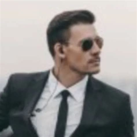 Beso Negro Y Sesion De Tijeras De Lesbianas Free Porn D Xhamster