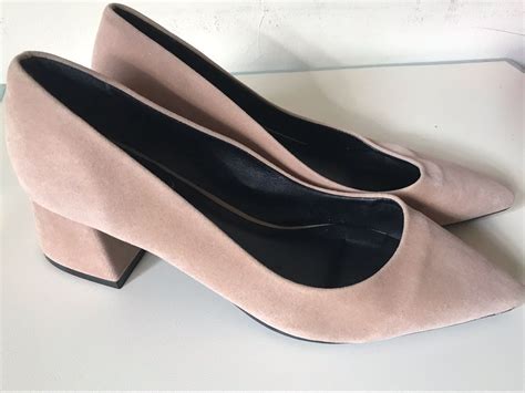 Scarpin De Nobuck Nude Salto Baixo Bloco Sapato Feminino Amaro Nunca Usado Enjoei