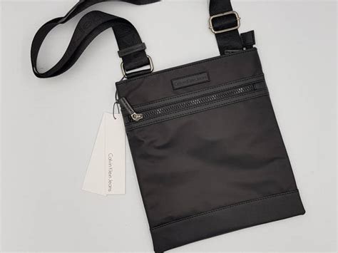 Сумка Calvin Klein тонка з синтетичного водовідштовхувача матеріал ...