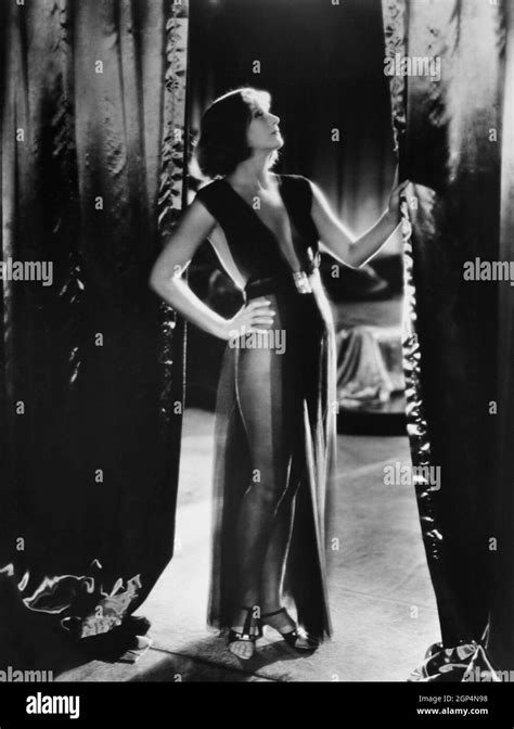 Mata Hari Greta Garbo 1931 Stock Photo Alamy