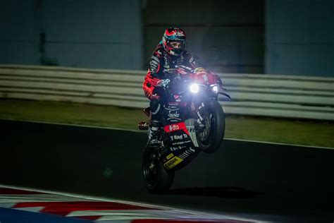 Sbk A Pirro La Racing Night In Una Super Volata Con Bernardi Nel Civ