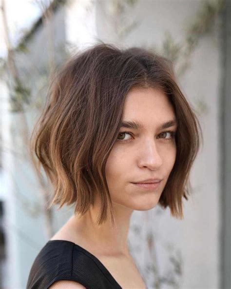 Chin Length Blunt Bob Hair Ideas For Women To Consider In