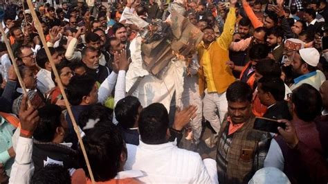 Effigy Of Foreign Minister Of Pakistan Burnt Demonstration Against Bilawal Bhutto In Varanasi