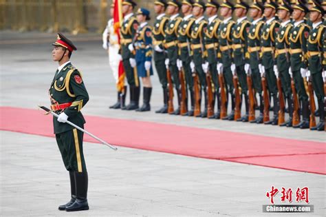 解放军三军仪仗队换装新式礼服 图片频道 人民网