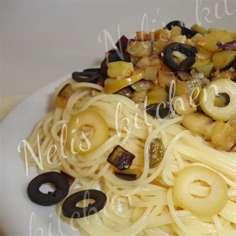 Neli's kitchen: Спагети с маслини и патладжан