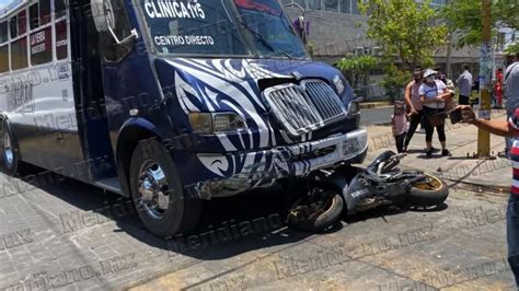 Motociclista resulta lesionado tras sufrir accidente contra camión en