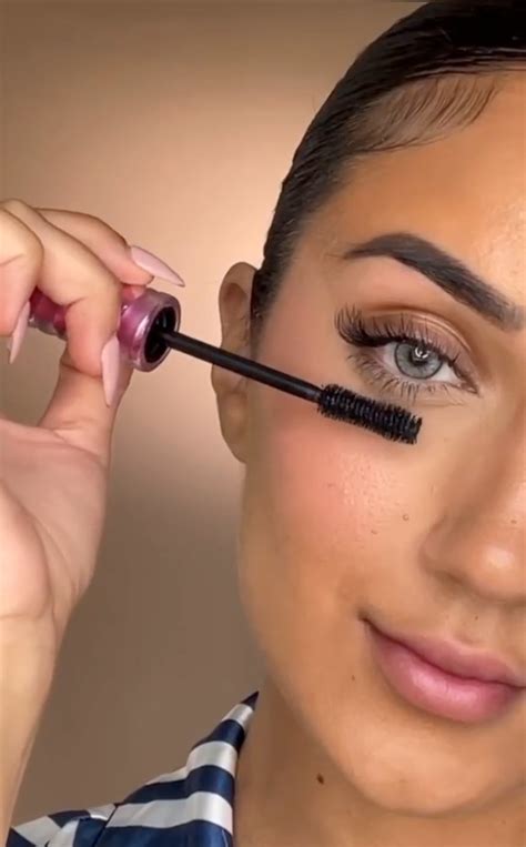 Hot Sexy Marjan Tabibzada Bikini Pics